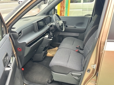 サクラ(ニッサン)中古車 前席内装