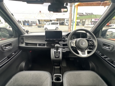 N-ONE(ホンダ)中古車 後席から見た前席