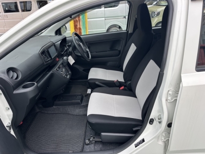 ミライース(ダイハツ)中古車 前席内装