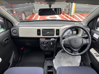 アルト(スズキ)中古車 後席から見た前席