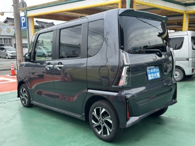 タントカスタム(ダイハツ)中古車 後方