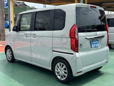 N-BOX(ホンダ)中古車 後方