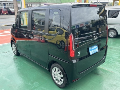 新型N-BOX(ホンダ)届出済未使用車 後方