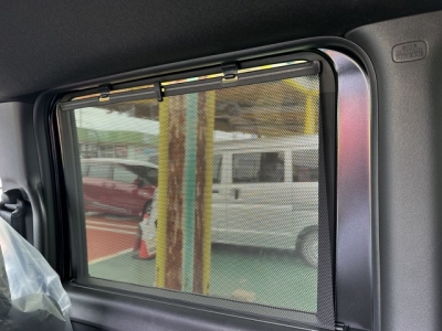 新型N-BOX(ホンダ)届出済未使用車 後席から見た前席