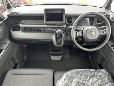 新型N-BOX(ホンダ)届出済未使用車 内外装写真