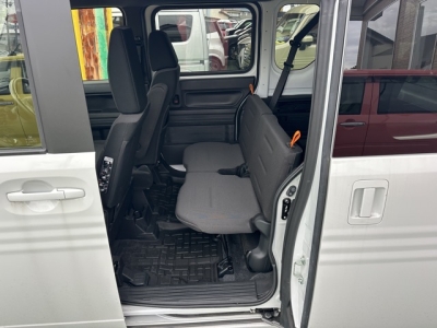 N-VAN(ホンダ)中古車 後席内装