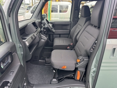 N-VAN(ホンダ)届出済未使用車 前席内装
