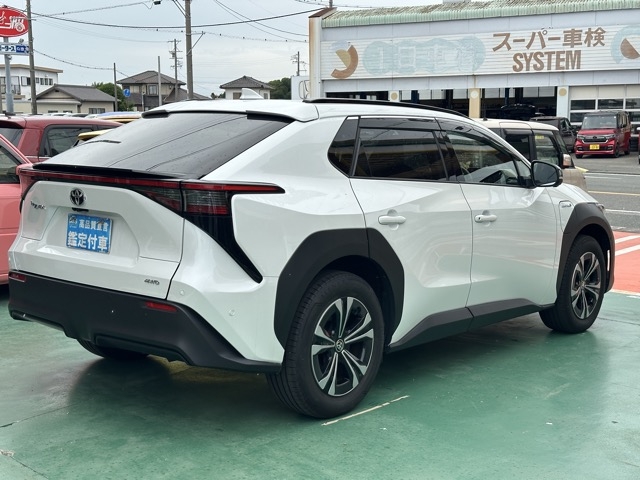 bZ4X(トヨタ)中古車 9