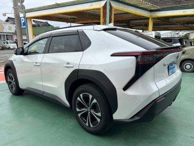 bZ4X(トヨタ)中古車 後方