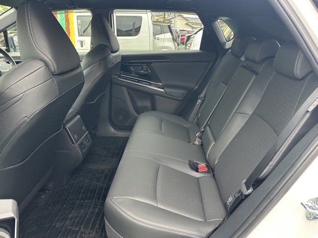 bZ4X(トヨタ)中古車 4