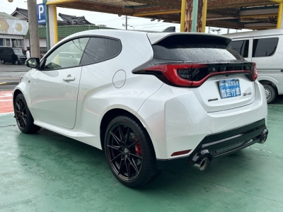 GRヤリス(トヨタ)中古車 後方