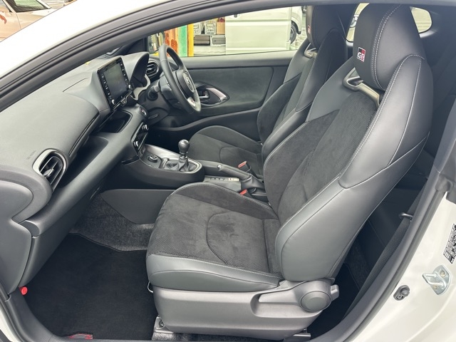 GRヤリス(トヨタ)中古車 3