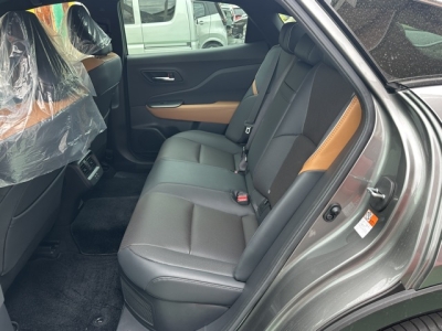 クラウンクロスオーバー(トヨタ)中古車 後席内装