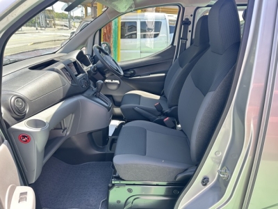 NV200バネットバン(ニッサン)レンタＵＰ 前席内装