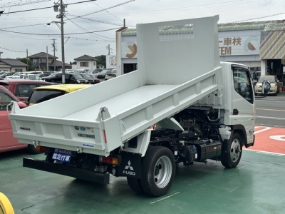 キャンター(三菱)中古車 内外装写真他２