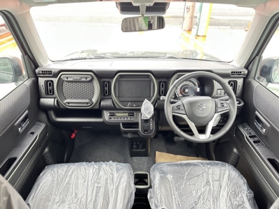 ハスラー(スズキ)届出済未使用車 後席から見た前席