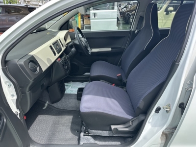 アルト(スズキ)中古車 前席内装