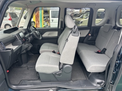 タント(ダイハツ)中古車 後席内装
