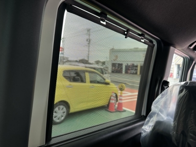 新型N-BOX(ホンダ)届出済未使用車 後席から見た前席