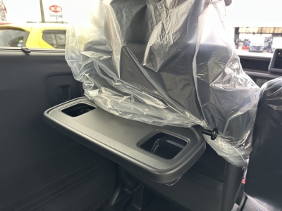 新型N-BOX(ホンダ)届出済未使用車 内外装写真
