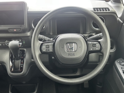 新型N-BOX(ホンダ)届出済未使用車 内外装写真