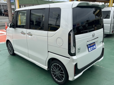 新型N-BOX(ホンダ)届出済未使用車 後方