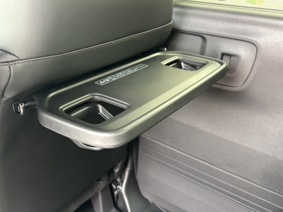新型N-BOX(ホンダ)届出済未使用車 内外装写真他１