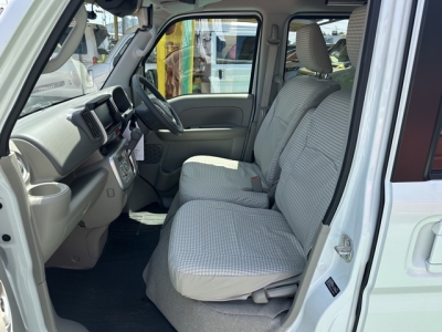 NV100クリッパーリオ(ニッサン)中古車 前席内装