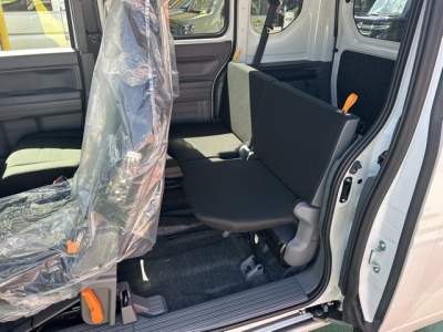 N-VAN(ホンダ)届出済未使用車 後席内装