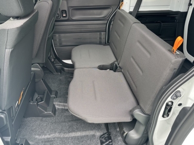N-VAN(ホンダ)中古車 後席から見た前席