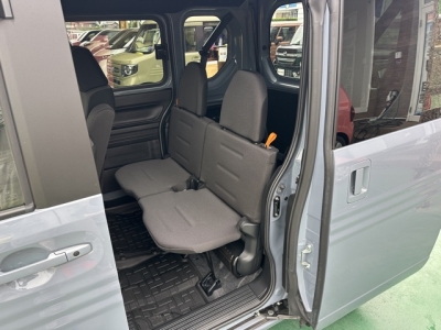 N-VAN(ホンダ)中古車 後席内装