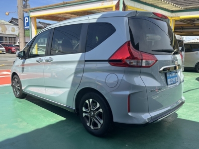 フリード(ホンダ)登録済未使用車 後方