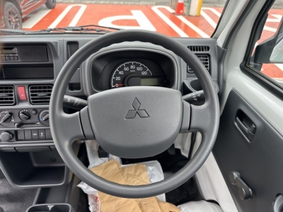 キャリーTのOEM(スズキ)届出済未使用車 後席から見た前席