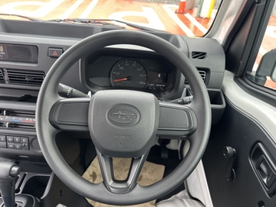 ハイゼットＴのＯＥＭ(ダイハツ)届出済未使用車 後席から見た前席