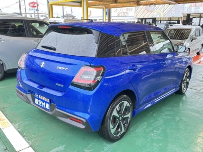 新型スイフト(スズキ)登録済未使用車 内外装写真他２