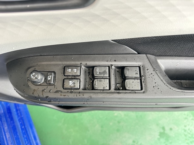 スイフト(スズキ)登録済未使用車 12