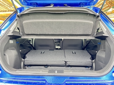 新型スイフト(スズキ)登録済未使用車 内外装写真他１