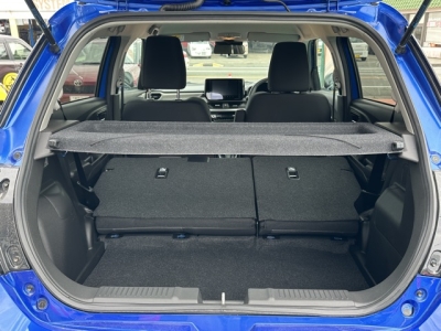 新型スイフト(スズキ)中古車 内外装写真他２