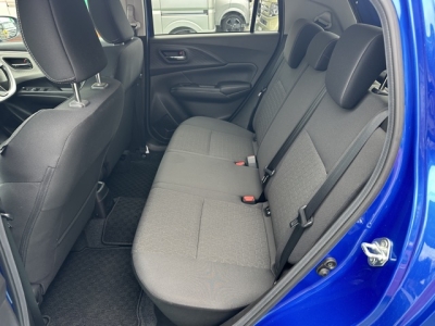 新型スイフト(スズキ)中古車 後席内装