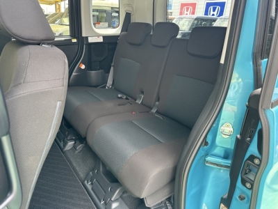 ルーミー(トヨタ)中古車 後席内装