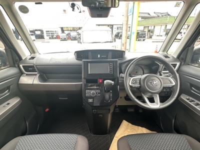 ルーミー(トヨタ)中古車 後席から見た前席