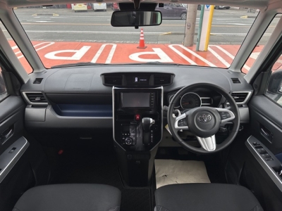 ルーミー(トヨタ)中古車 後席から見た前席