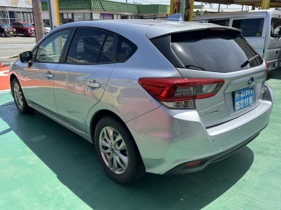 インプレッサスポーツ(スバル)中古車 後方