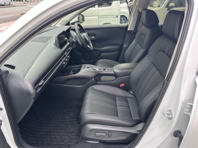 ZR-V(ホンダ)中古車 前席内装