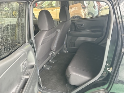 サクラ(ニッサン)中古車 後席内装
