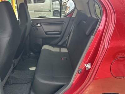 ミライースのOEM(ダイハツ)中古車 後席内装
