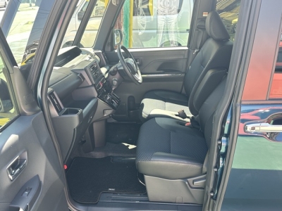 タントカスタム(ダイハツ)中古車 前席内装