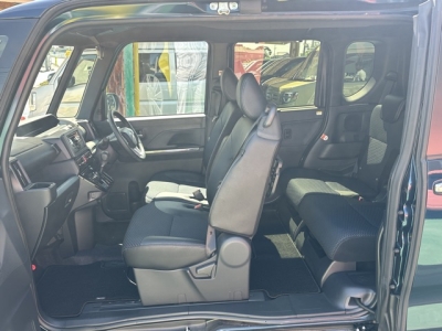 タントカスタム(ダイハツ)中古車 後席内装