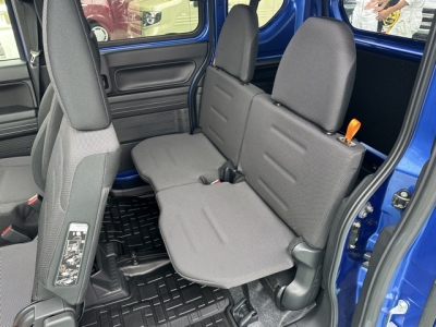 N-VAN(ホンダ)中古車 後席内装