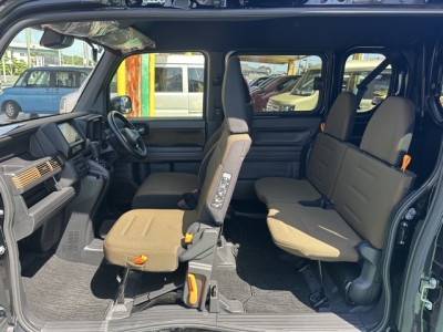 N-VAN(ホンダ)届出済未使用車 後席内装